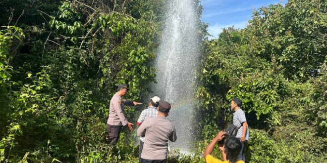 Heboh! Semburan Air Setinggi 20 Meter Gegerkan Warga Sumenep