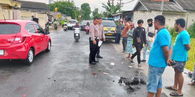 Hindari Lubang, Pengendara Motor Tabrak Minibus di Proppo