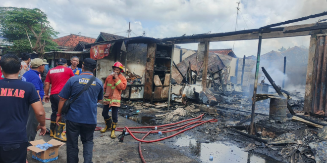 Kebakaran di Ganding Sumenep, Empat Orang Sempat Dilarikan ke Puskesmas