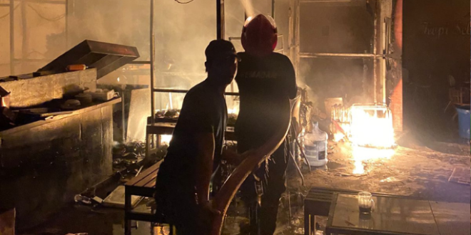 Si jago Merah Lahap Kafe Selon Di Jungcangcang