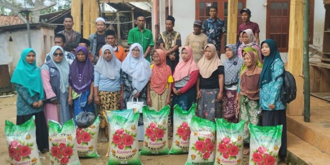 Pemdes Sana Daja Pamekasan Salurkan Bantuan untuk Warga Terdampak Longsor