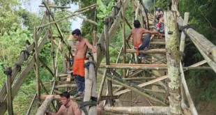 Jembatan Darurat Bertahan Empat Tahun, Warga Palengaan Daja Terpaksa Swadaya