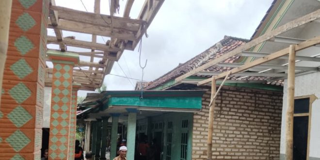 Longsor di Pasean Meluas, BPBD Siapkan Opsi Tenda Pengungsian