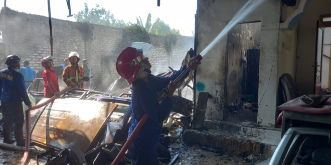 Mushola di Pamekasan Terbakar, Damkar Pastikan Tak Ada Korban Jiwa