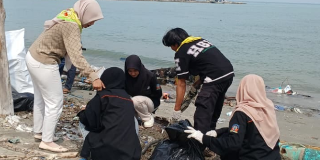Dari Diskusi ke Aksi, Mastapala Bergerak Bersihkan Sampah Pesisir Branta