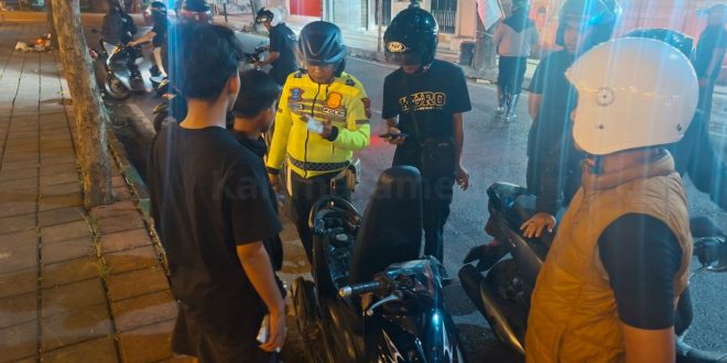 Patroli Malam Polres Pamekasan Sikat Balap Liar, Pemuda Bawa Sajam Ikut Diamankan