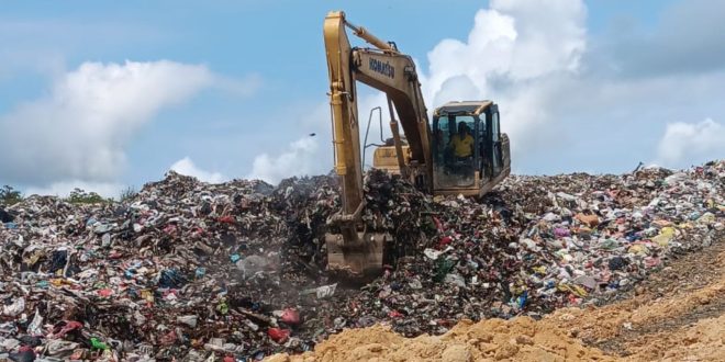 Keluhan Bau TPA Angsana, DLH Pamekasan Lakukan Pembatasan Jam Operasional