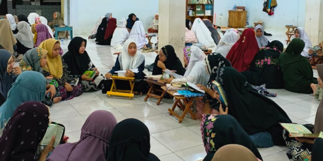 Mahasiswa PPL UIN Madura Ajarkan Qira’ah Sab’ah kepada Santri Putri di Bajur Waru